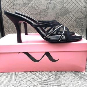 Nina Black Luster Vendetta Heel, Size 8, New!